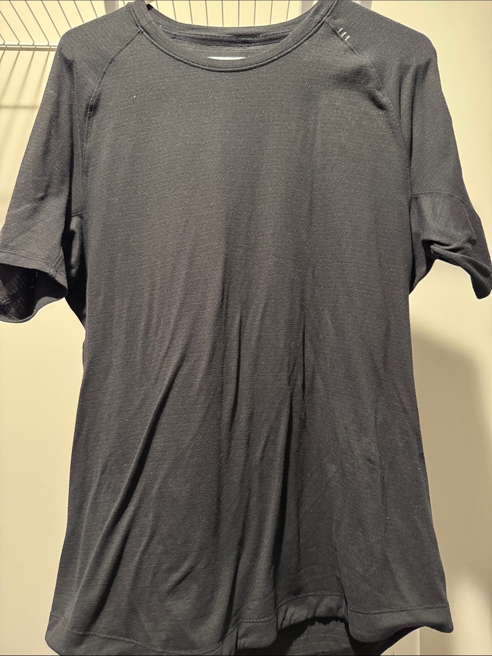 Men’s lululemon shirt